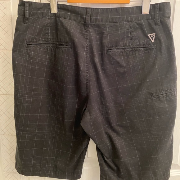 Men’s 34 inch Vurt shorts - Picture 3 of 6